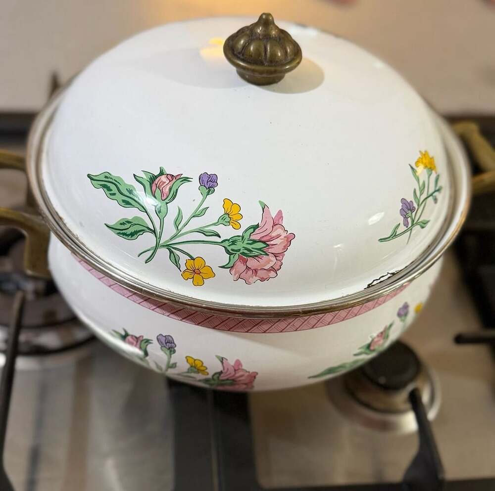 Vintage Enamel Casserole Pot With Lid Floral Pattern